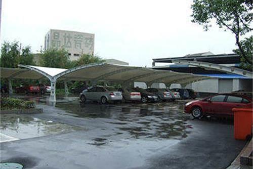 带你了解一下膜结构雨棚如何防紫外线防水工作